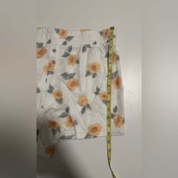NWT Versona XL You are my sunshine Shorts Flowers - Picture 8 of 9